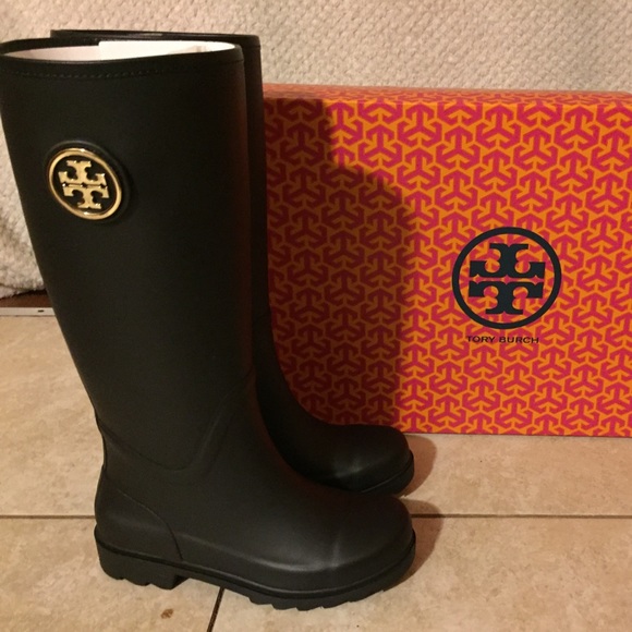 Tory Burch Shoes - NIB Tory Burch Sarah Logo Rainboot Bright Navy